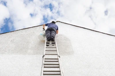 Peinture extérieure à Messé — façades et ravalement